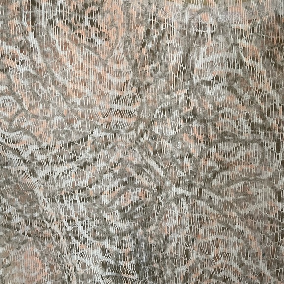 Adiktd T-Shirt with Lace Backing Size Medium - Picture 4 of 7